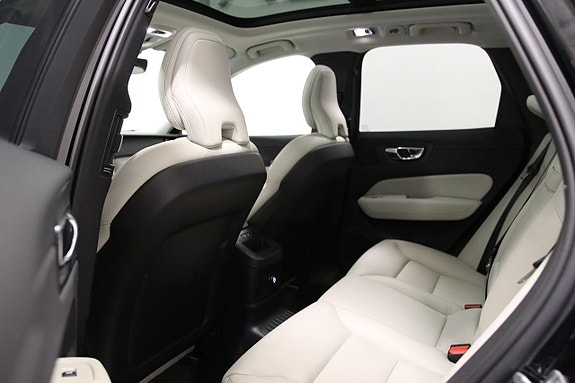 Volvo XC60 12 of 28
