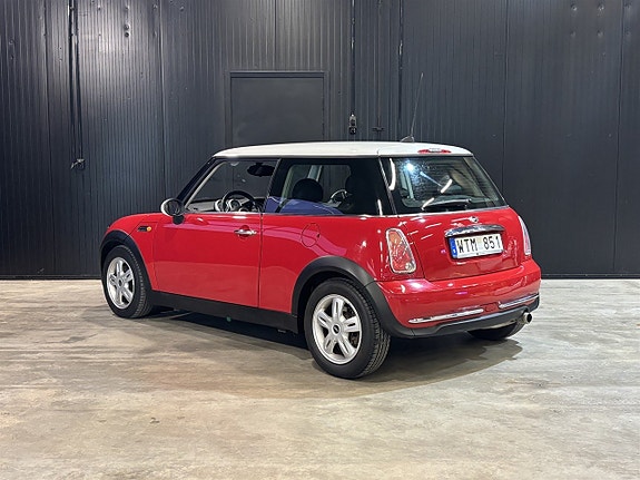 MINI Cooper 4 of 5