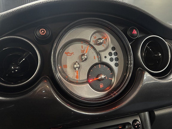 MINI Cooper 13 of 20