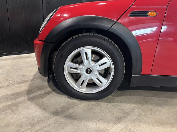 MINI Cooper 17 of 20
