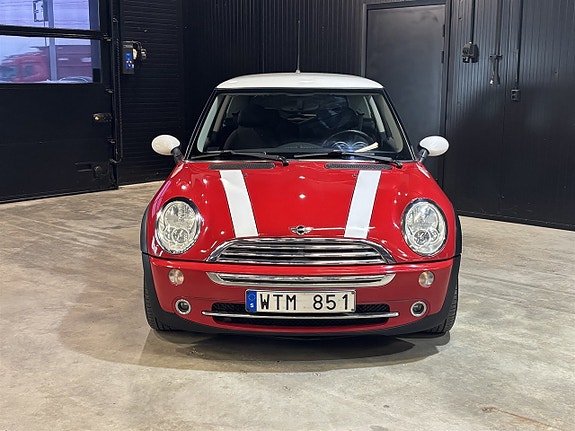 MINI Cooper 2 of 5