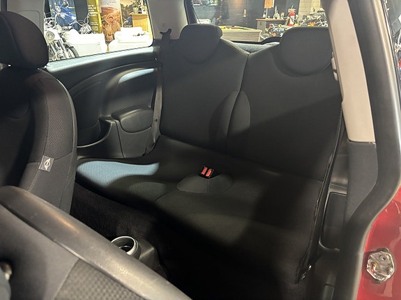 MINI Cooper 15 of 20