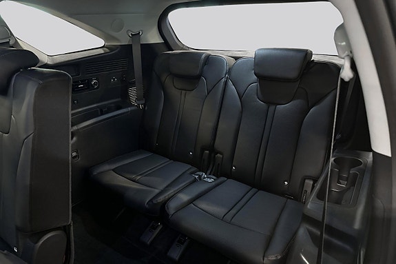 Kia Sorento 12 of 24