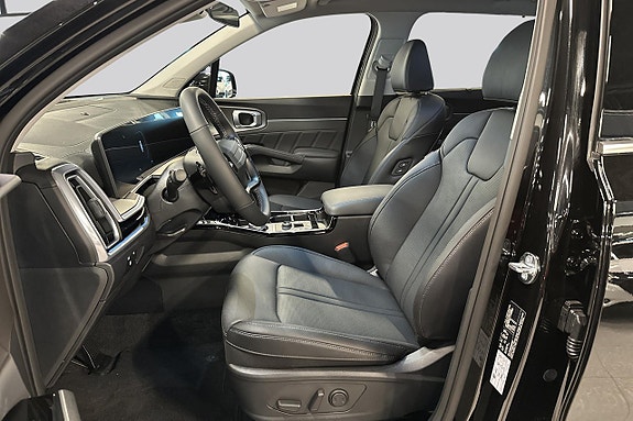 Kia Sorento 10 of 24