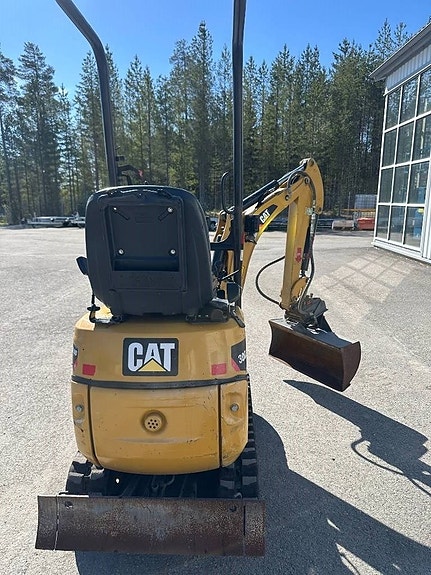 CAT 300.9D minigrävare, maskinvagn 155.000+moms 3 of 5