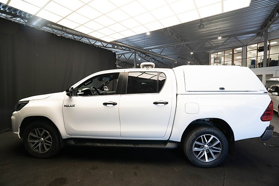 Toyota HiLux 10 of 24