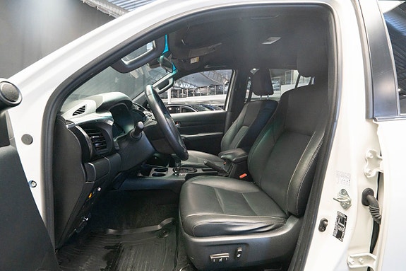 Toyota HiLux 18 of 24