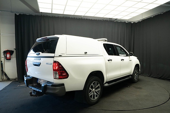 Toyota HiLux 7 of 24
