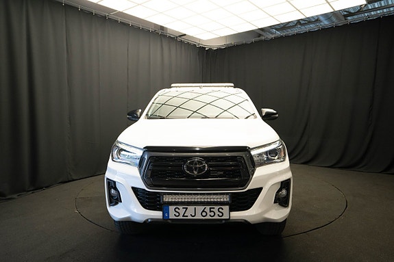 Toyota HiLux 4 of 24