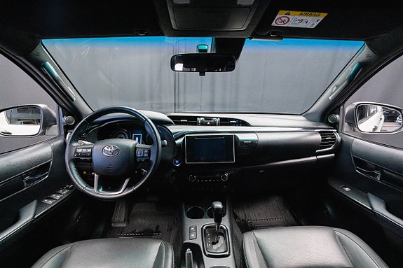 Toyota HiLux 20 of 24