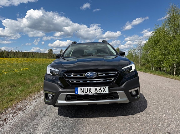Subaru Outback 2 of 5