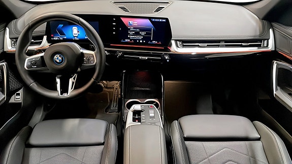 BMW X1 4 of 5