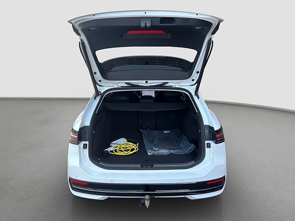 Volkswagen Passat 18 of 24