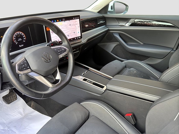Volkswagen Passat 24 of 24