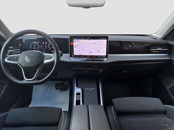 Volkswagen Passat 14 of 24