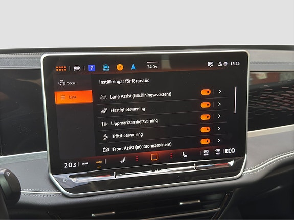 Volkswagen Passat 15 of 24