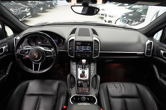 Porsche Cayenne 19 of 22
