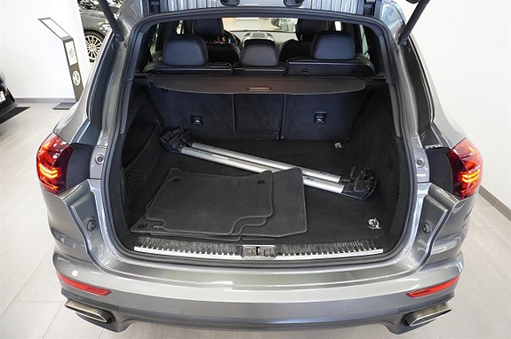 Porsche Cayenne 21 of 22