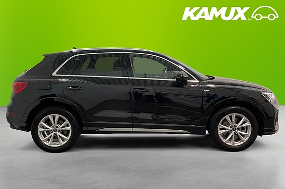 Audi Q3 2 of 5