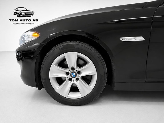 BMW 520d 3 of 5