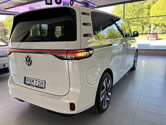 Volkswagen ID. Buzz 4 of 5