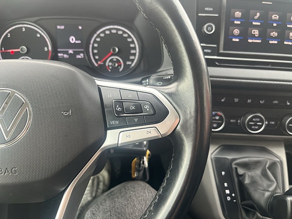 Volkswagen Caravelle 18 of 24