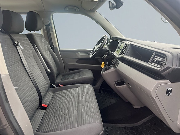 Volkswagen Caravelle 10 of 24