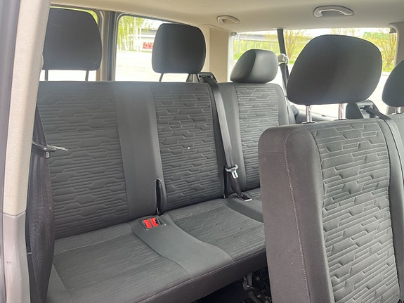 Volkswagen Caravelle 21 of 24