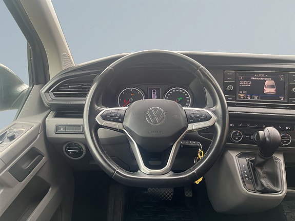Volkswagen Caravelle 9 of 24