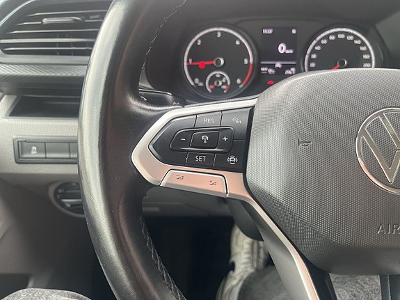 Volkswagen Caravelle 17 of 24