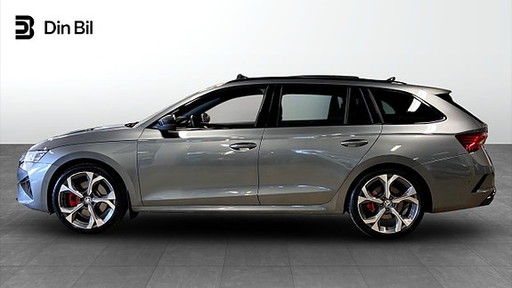 Skoda Octavia 2 of 5