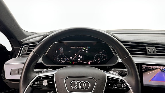 Audi Q8 e-tron 17 of 20