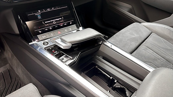Audi Q8 e-tron 18 of 20