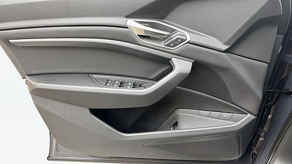 Audi Q8 e-tron 15 of 20