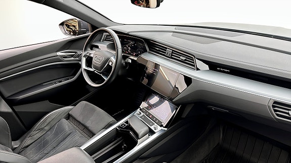 Audi Q8 e-tron 11 of 20