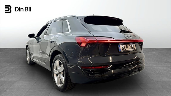 Audi Q8 e-tron 3 of 5