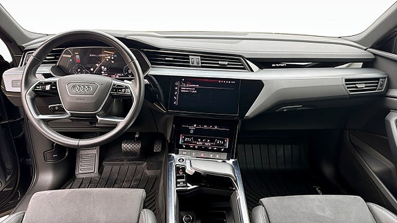 Audi Q8 e-tron 10 of 20
