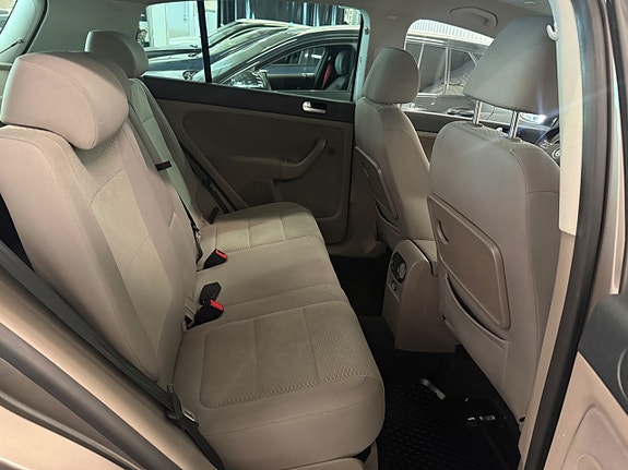 Volkswagen Golf Plus 21 of 24