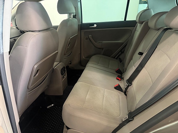 Volkswagen Golf Plus 19 of 24