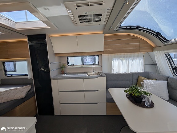 Adria ADORA 522 UP *Rymlig sittgrupp / ALDE / Panoramafönster 7 of 21