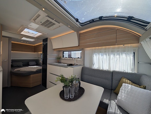 Adria ADORA 522 UP *Rymlig sittgrupp / ALDE / Panoramafönster 5 of 21
