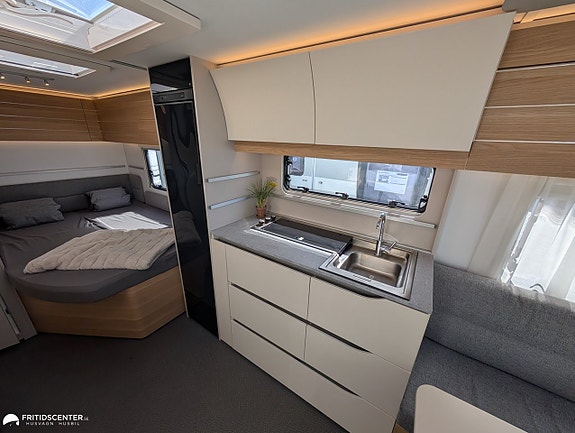 Adria ADORA 522 UP *Rymlig sittgrupp / ALDE / Panoramafönster 8 of 21