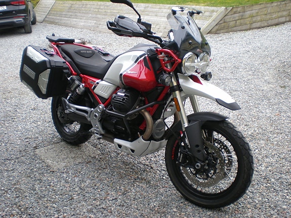 Moto Guzzi V85 TT 2 of 3