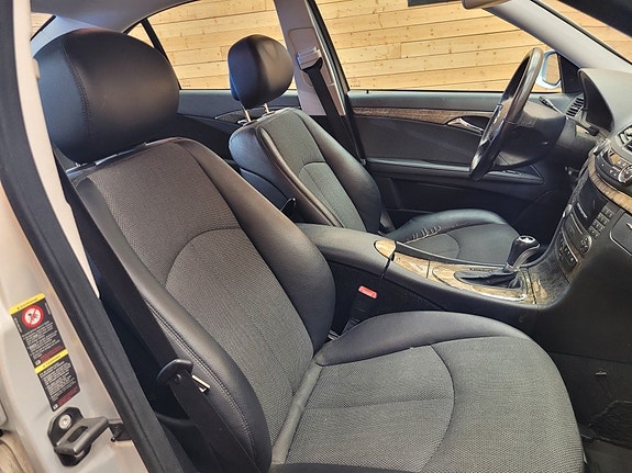 Mercedes-Benz E280 20 of 21