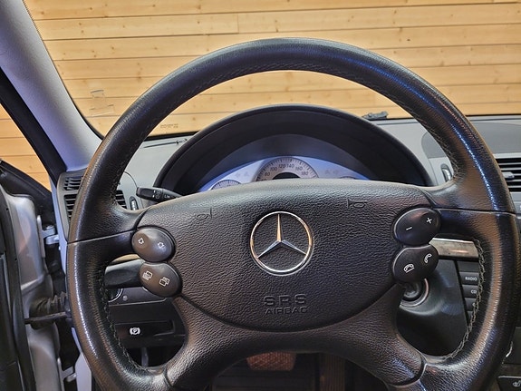 Mercedes-Benz E280 11 of 21