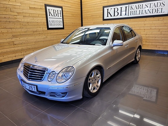 Mercedes-Benz E280 2 of 21