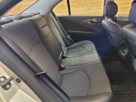 Mercedes-Benz E280 18 of 21