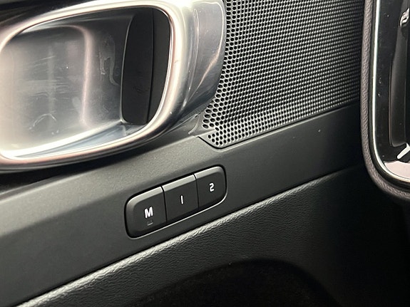 Volvo XC40 11 of 30