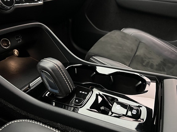 Volvo XC40 30 of 30