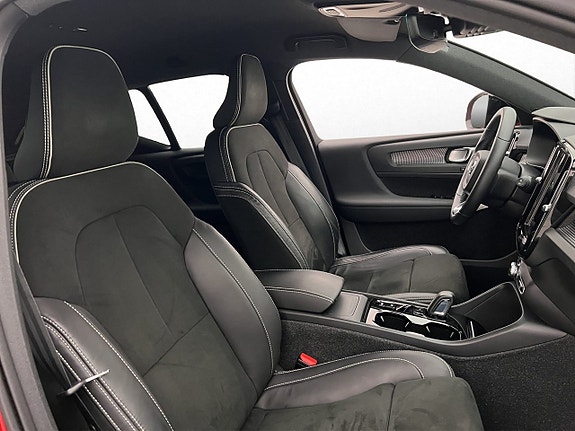 Volvo XC40 13 of 30
